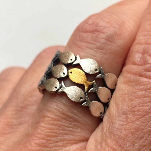 GOLDEN FISH RING